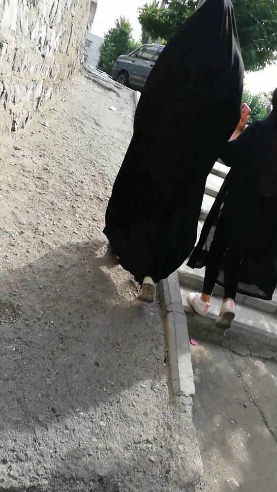Donna iraniana calza bianca 1
 #87732811