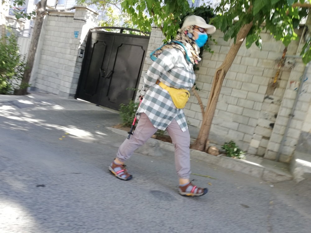 Donna iraniana calza bianca 1
 #87732844