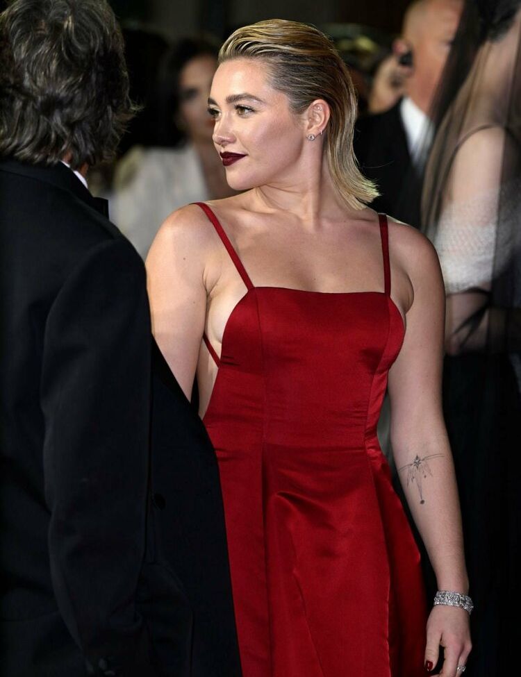 Florence Pugh nue #107958949