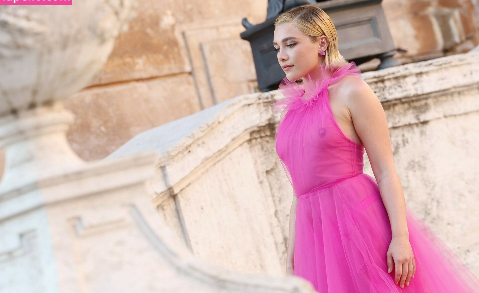 Florence Pugh nue #107959003