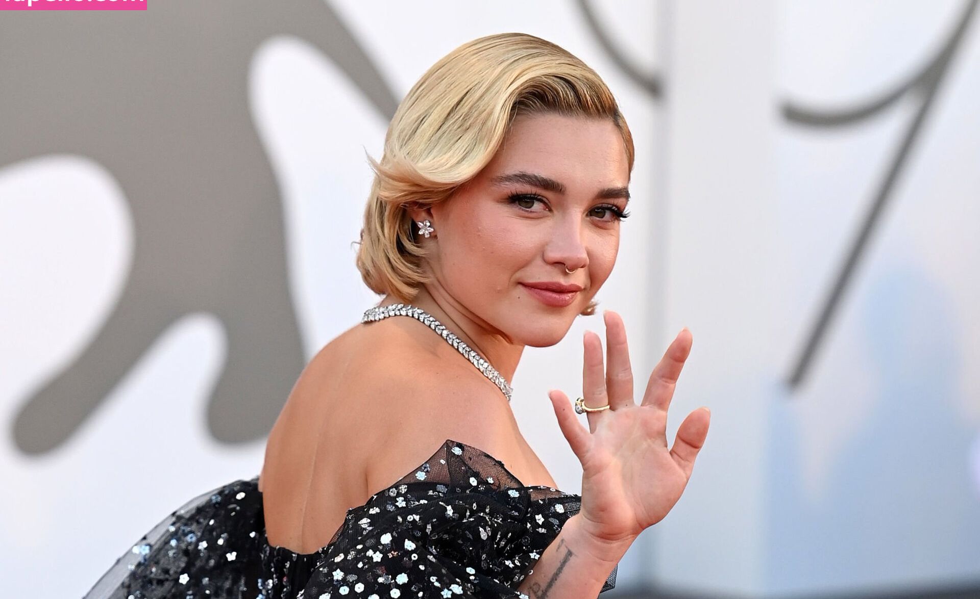 Florence Pugh nue #107959029