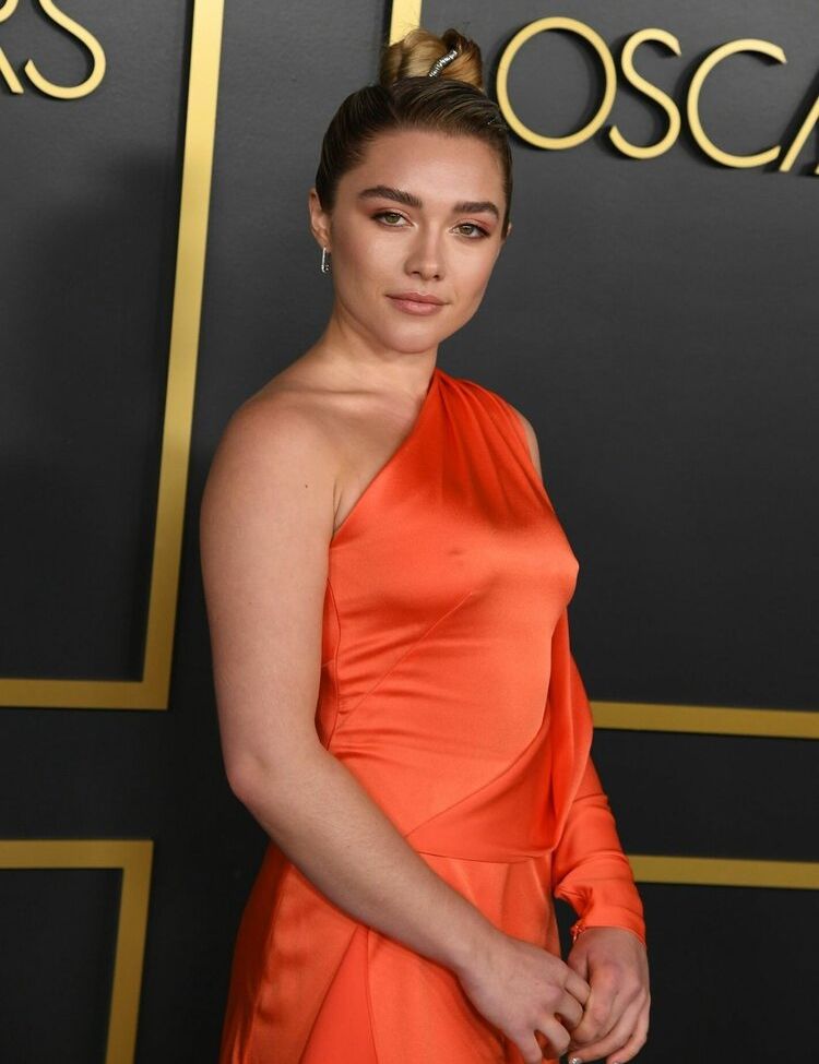 Florence Pugh nue #107959204