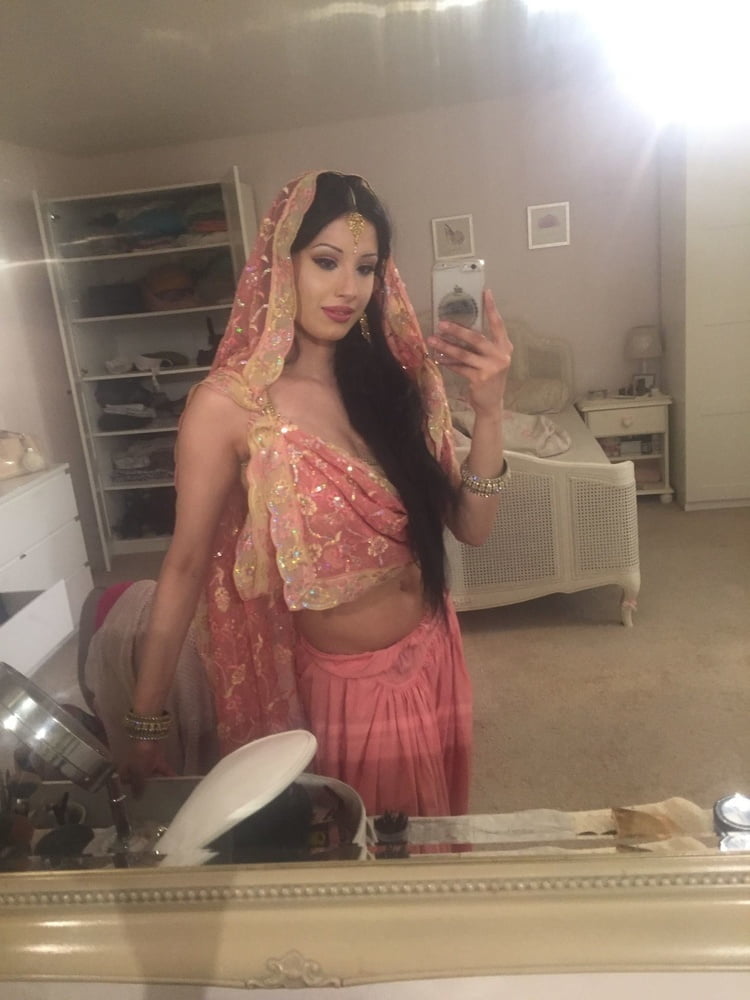 Sexy indische Göttinnen (paki, desi, nackt)
 #81824921