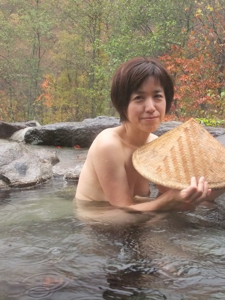 Femme japonaise shizuko bain extérieur #001
 #93157817