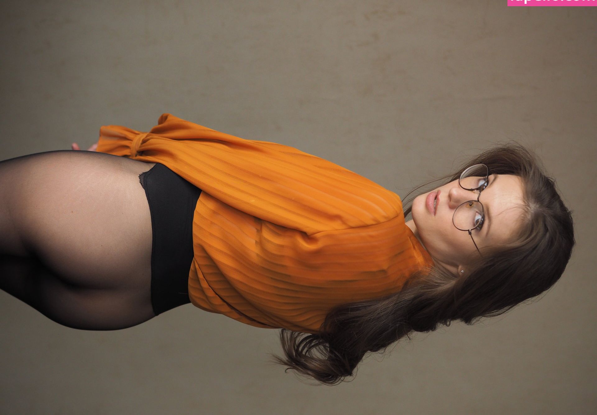 Anyutamoor desnuda #108265492