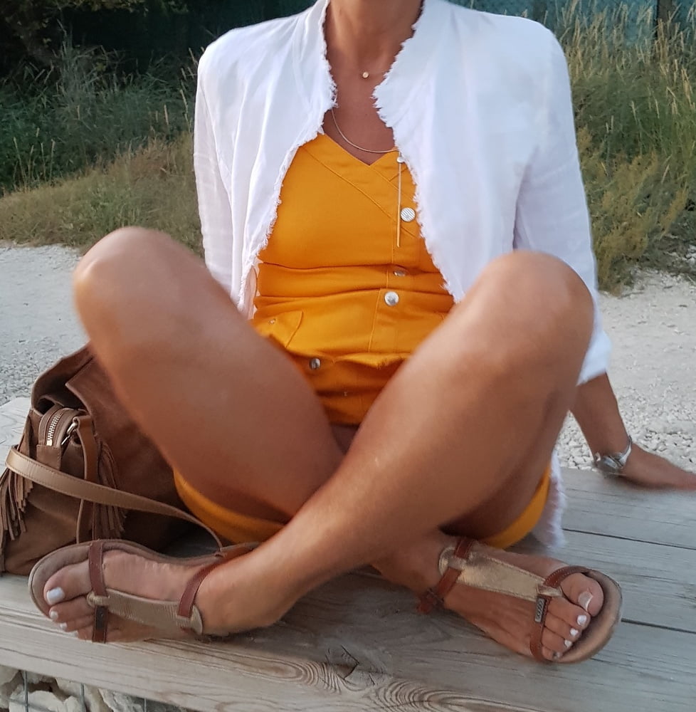 Ballade Sans culotte sous sa robe #89818507