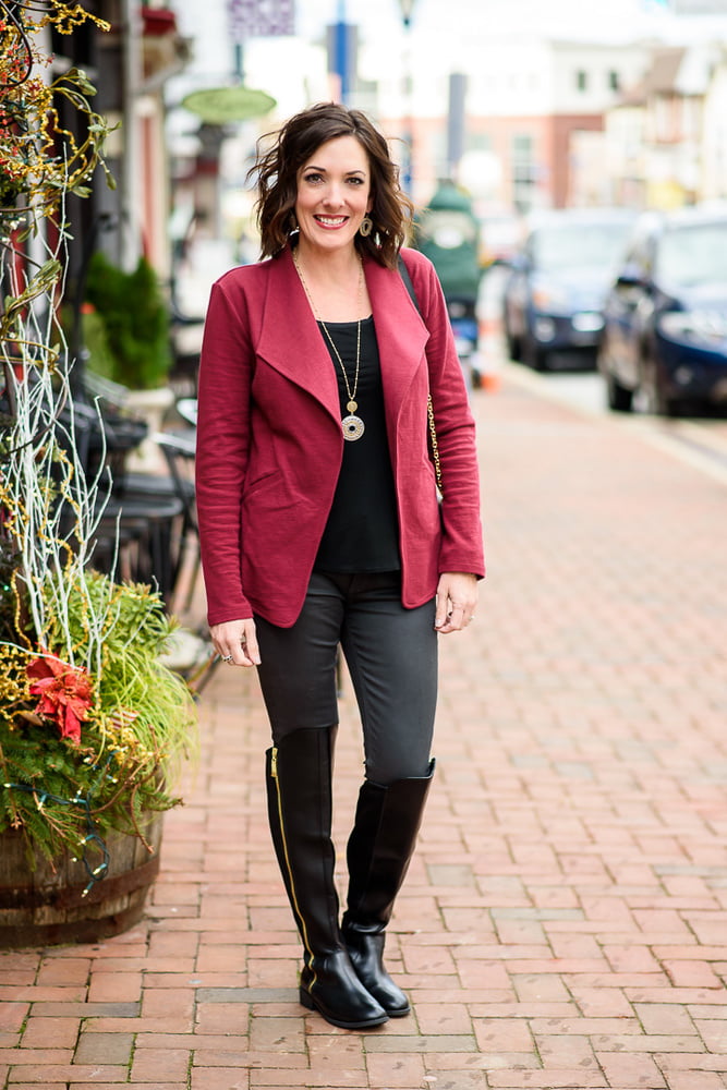 Milfs & gilfs con botas no.24
 #102935108