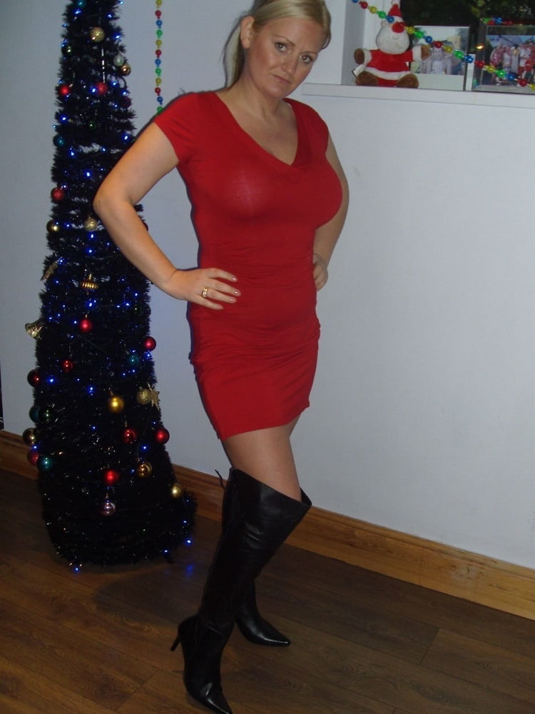 Milfs & gilfs con botas no.24
 #102935151