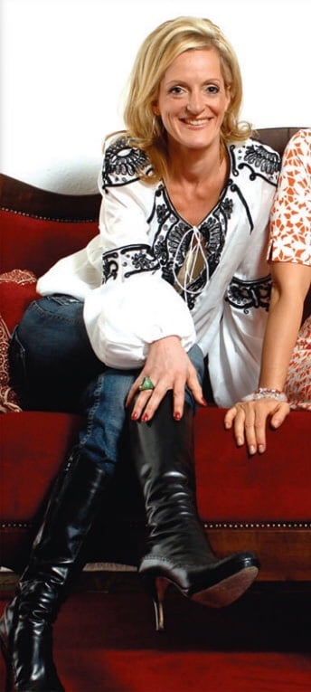 Milfs & gilfs con botas no.24
 #102935169