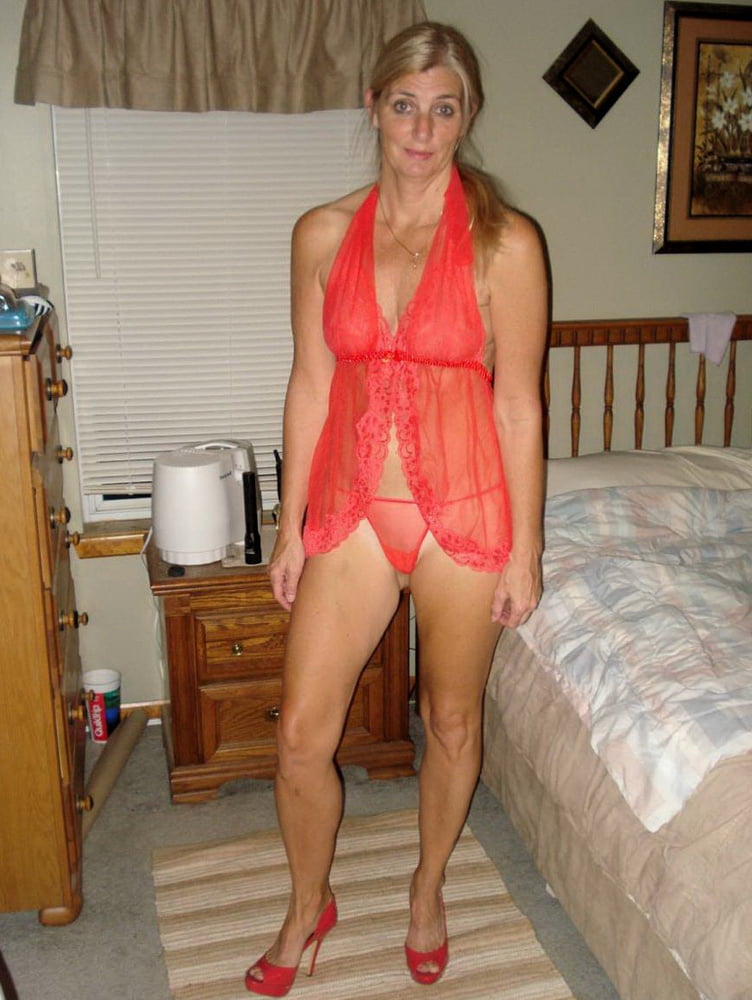 Old Dried Up GILF Shows Off Her Saggy Tits And Worn Holes #88190336