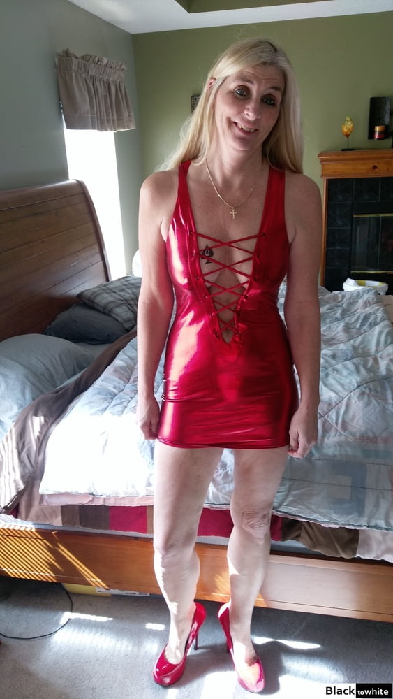 Old Dried Up GILF Shows Off Her Saggy Tits And Worn Holes #88190423