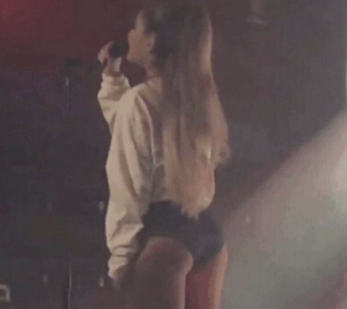 Ariana Grande desnuda #109252577