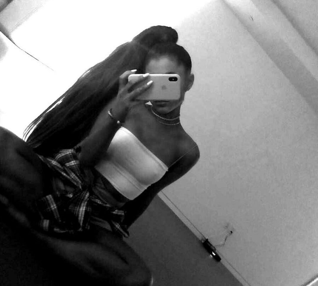 Ariana Grande desnuda #109252592