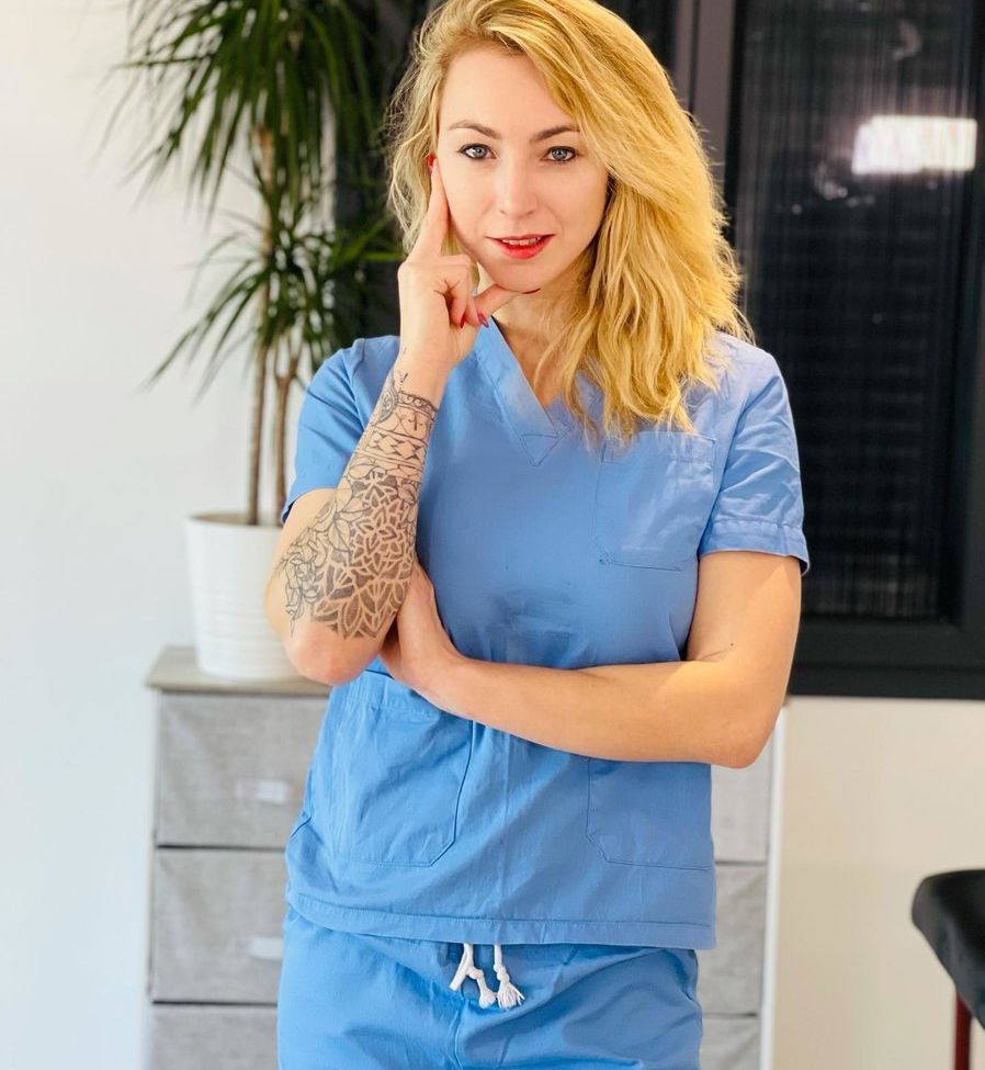 Elisa Calvi desnuda #108215087