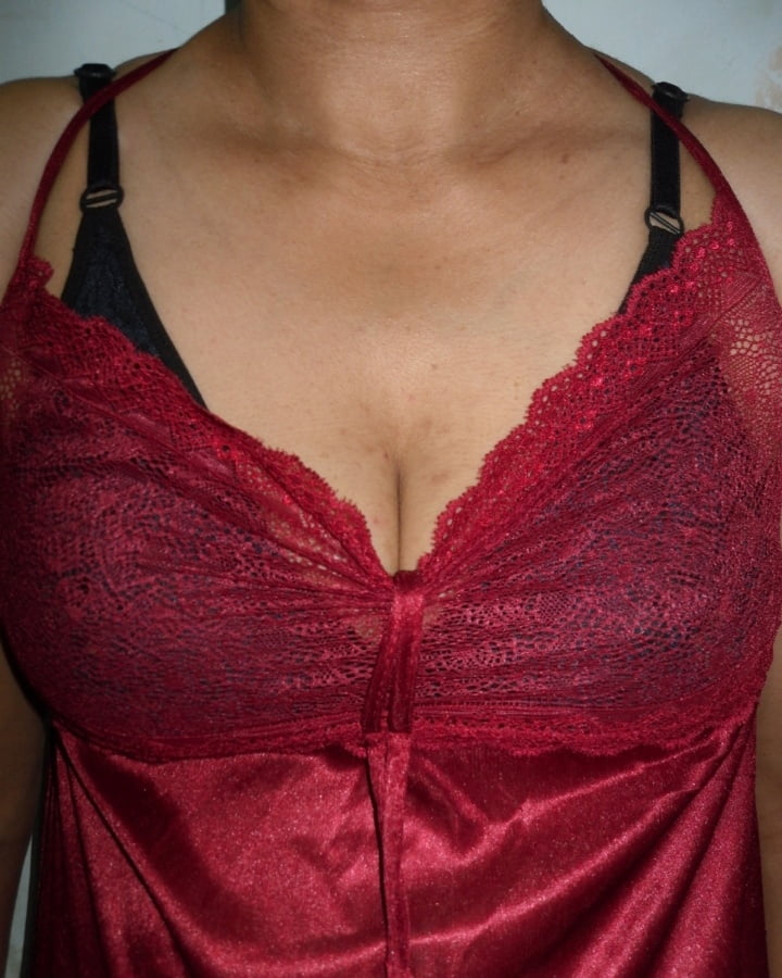 Sri lankan aunty with red night dress #98032765