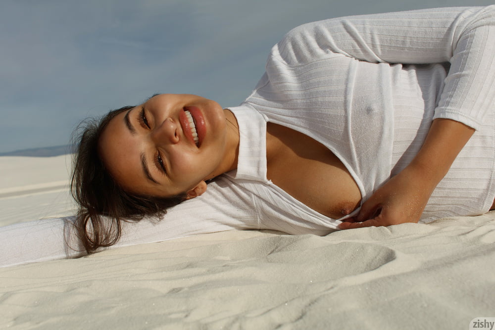 Alejandra Cobos #104848056
