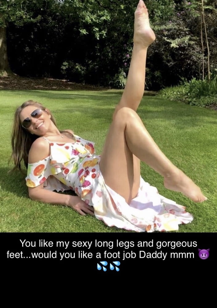 Elizabeth Hurley Wank Bank Story #96247478