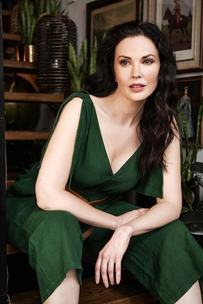 Laura Mennell #102812197