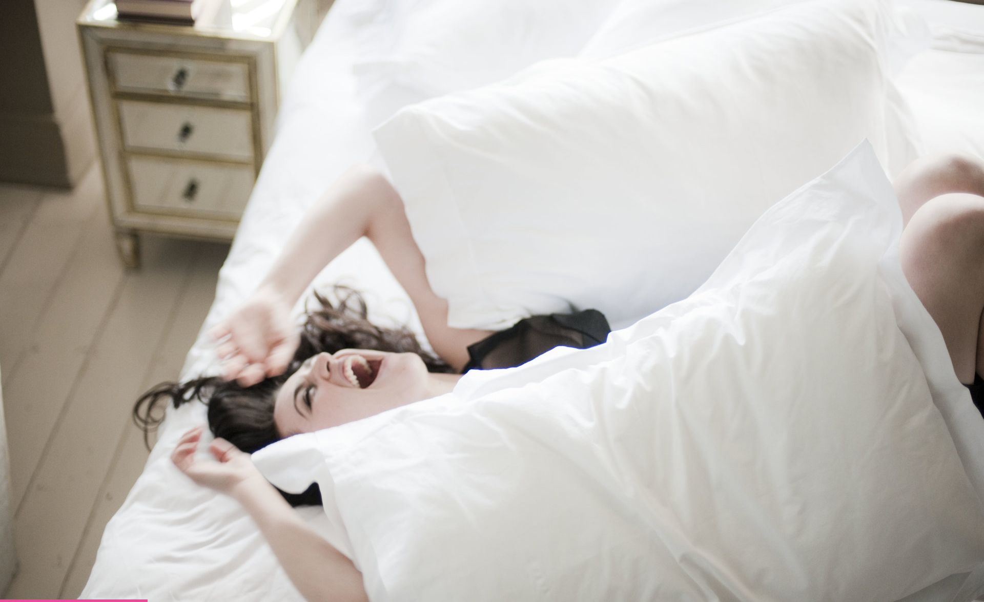 Katie McGrath desnuda #108099429