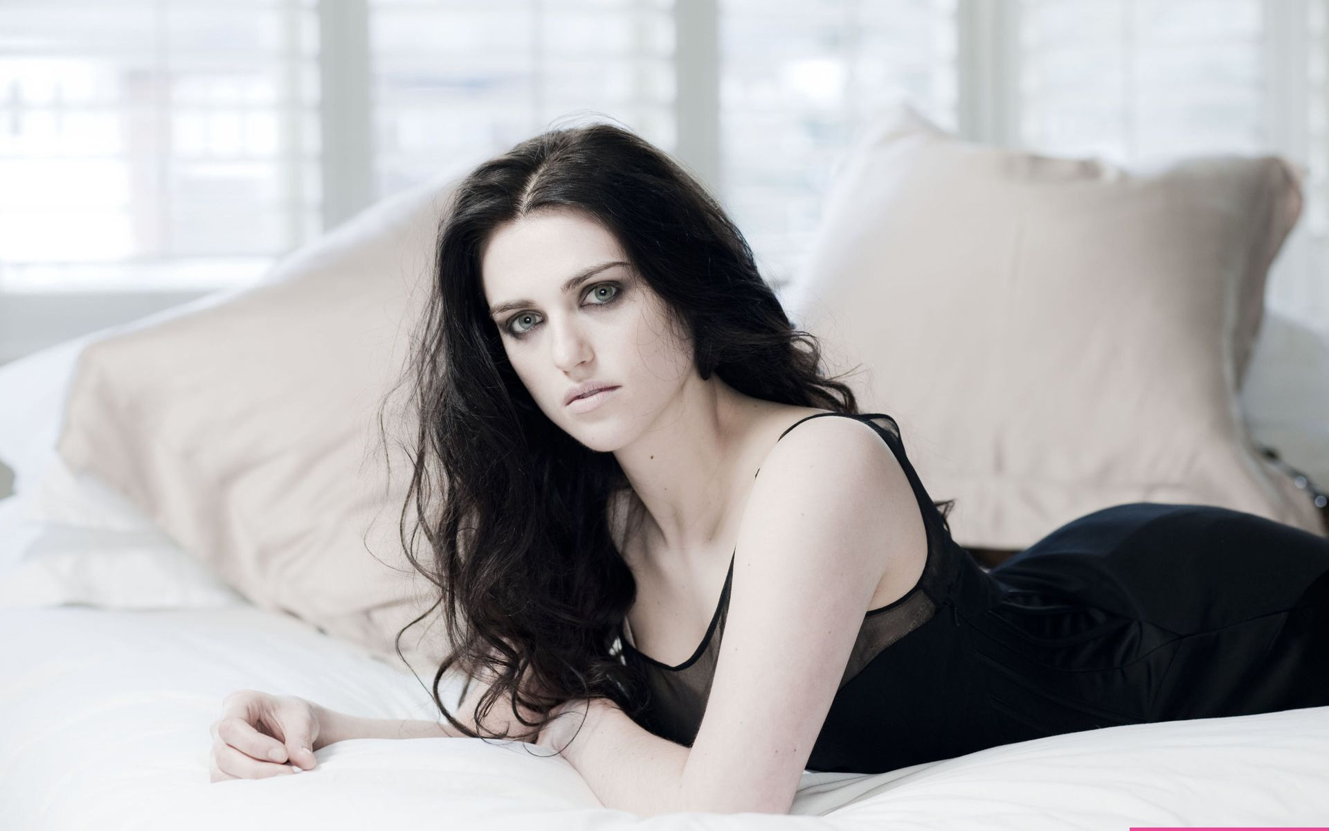 Katie McGrath desnuda #108099440