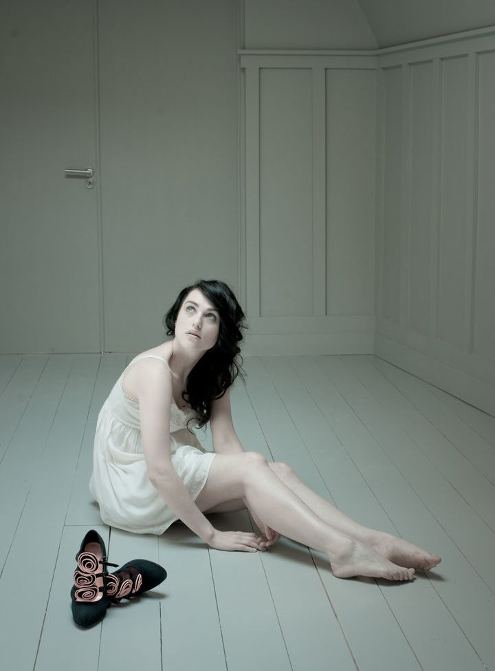 Katie McGrath desnuda #108099445