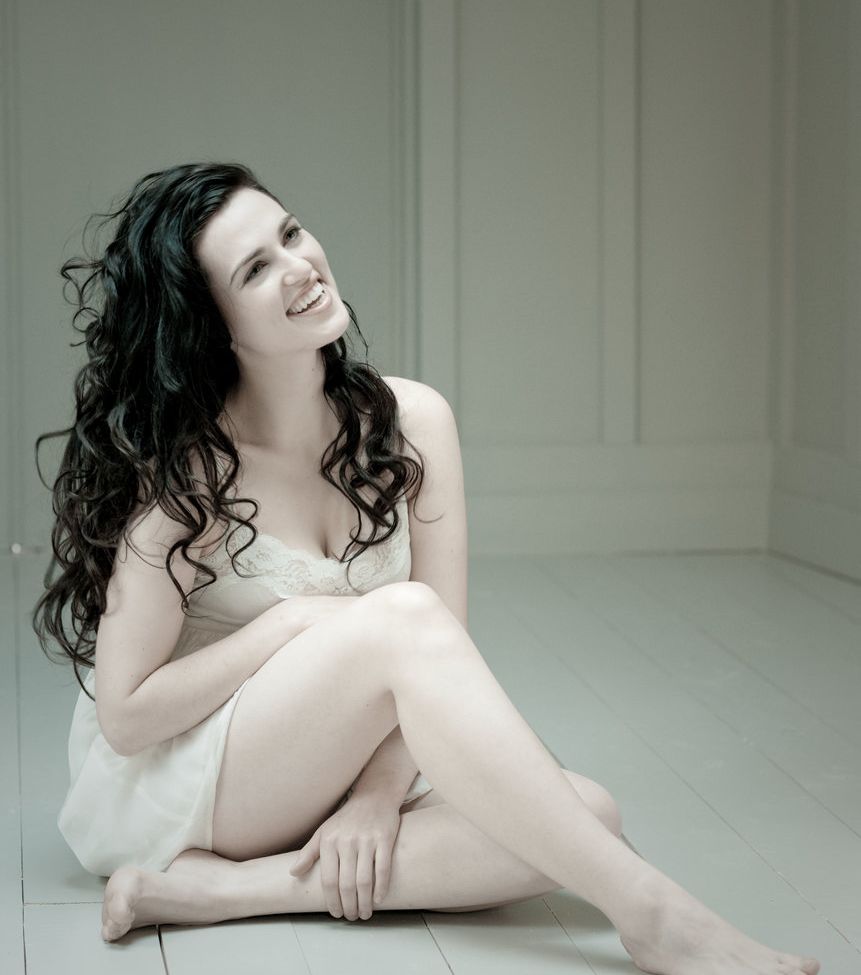 Katie McGrath desnuda #108099446