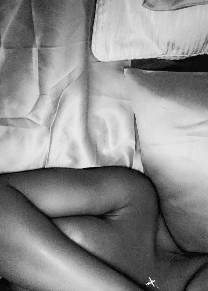 Blacbombshell desnuda #108375736