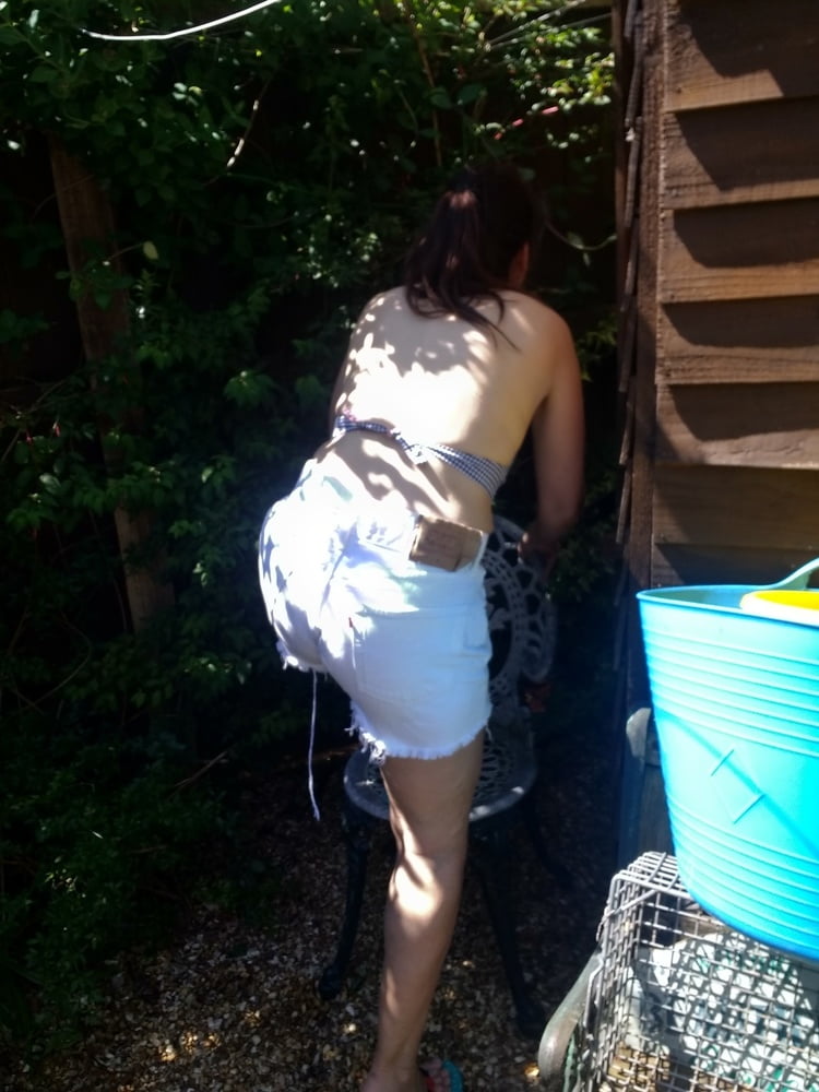 Die Frau in ihrer Levi's Sexiest Jeans.
 #97945012