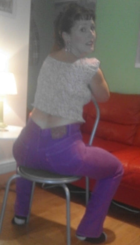 Die Frau in ihrer Levi's Sexiest Jeans.
 #97945186