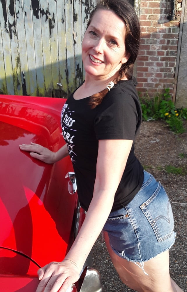 Die Frau in ihrer Levi's Sexiest Jeans.
 #97945201