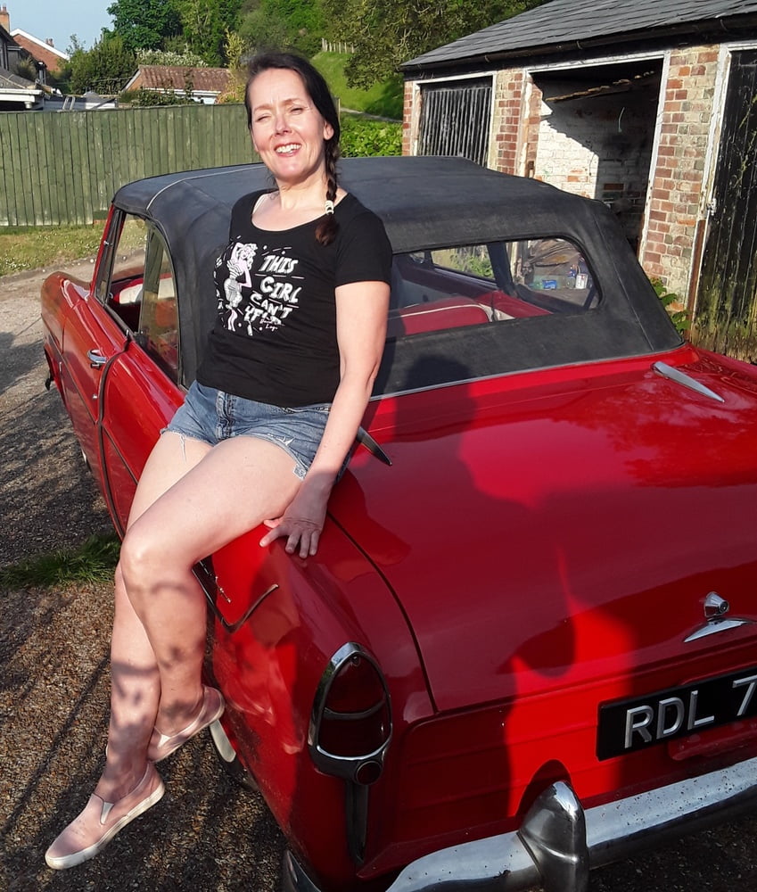 Die Frau in ihrer Levi's Sexiest Jeans.
 #97945225