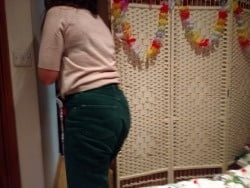 Die Frau in ihrer Levi's Sexiest Jeans.
 #97945278