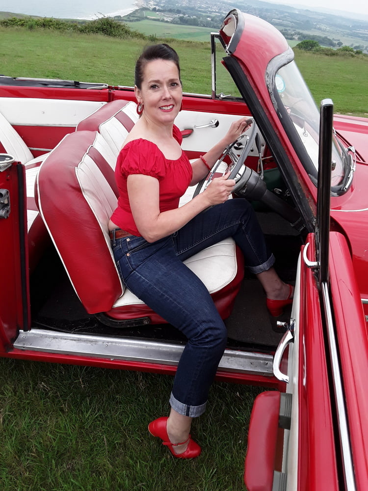 Die Frau in ihrer Levi's Sexiest Jeans.
 #97945538