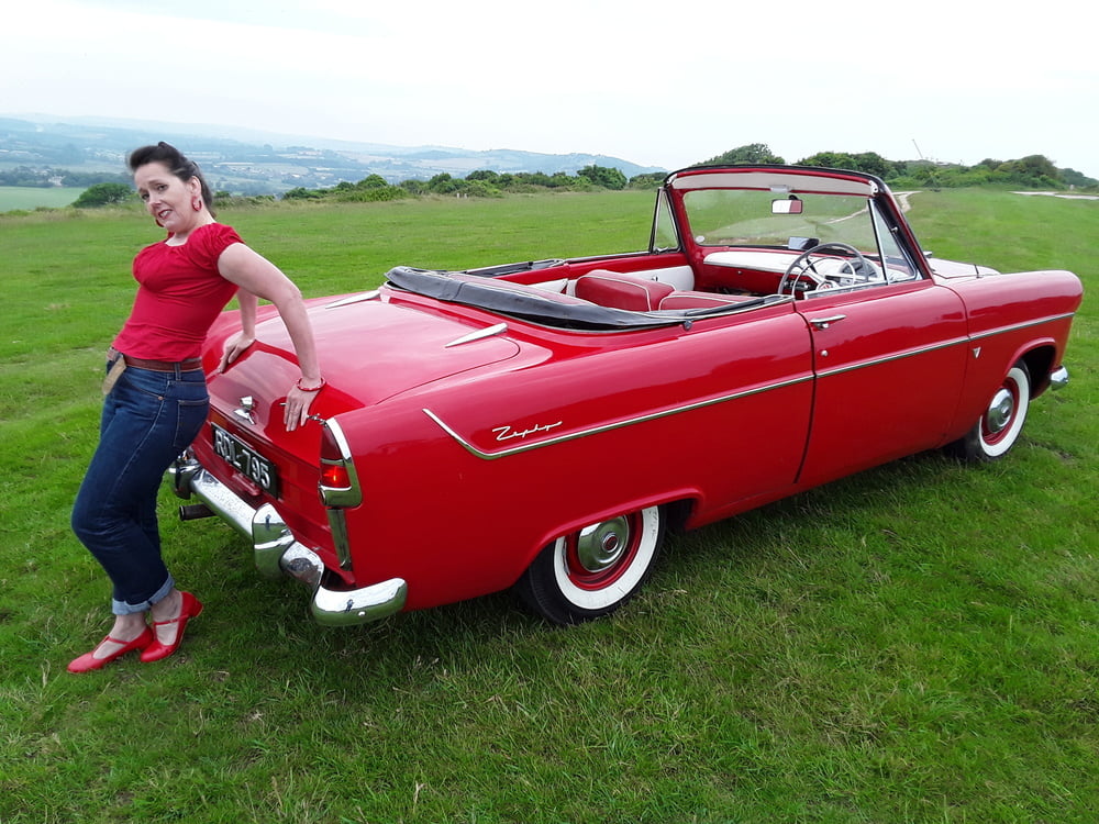 Die Frau in ihrer Levi's Sexiest Jeans.
 #97945606