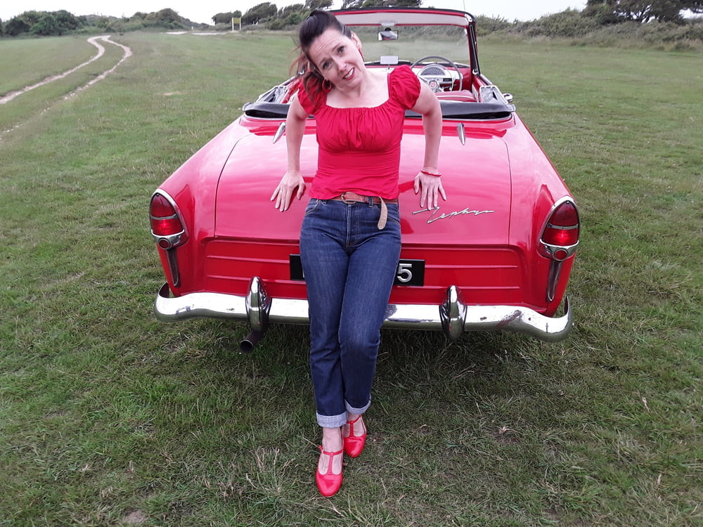 Die Frau in ihrer Levi's Sexiest Jeans.
 #97945609