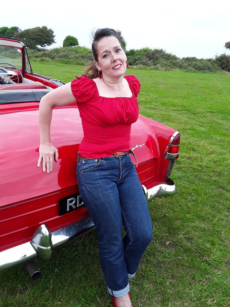 Die Frau in ihrer Levi's Sexiest Jeans.
 #97945618