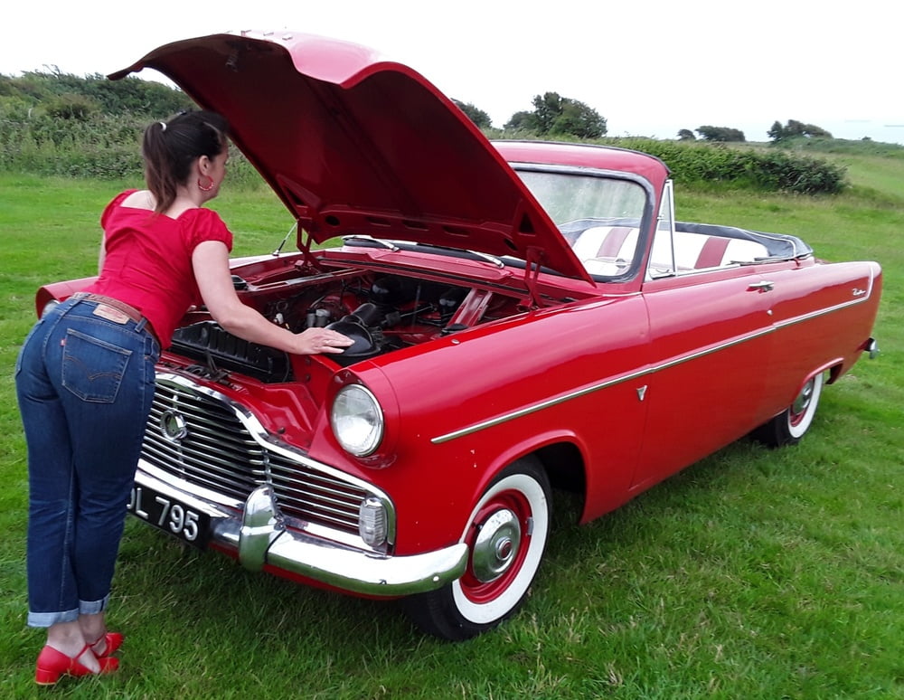 Die Frau in ihrer Levi's Sexiest Jeans.
 #97945624