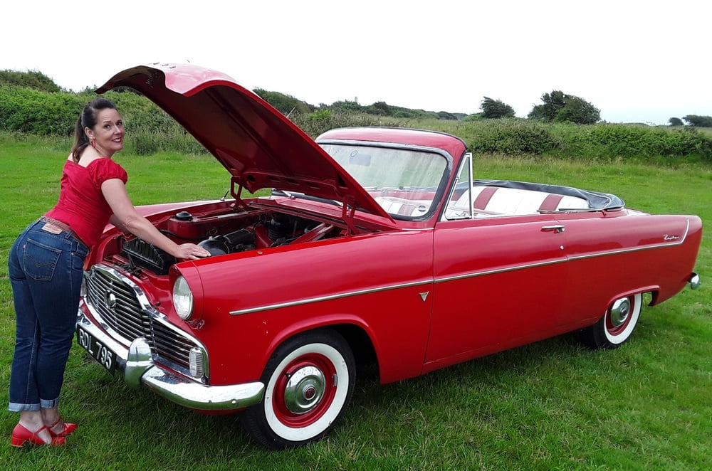 Die Frau in ihrer Levi's Sexiest Jeans.
 #97945627