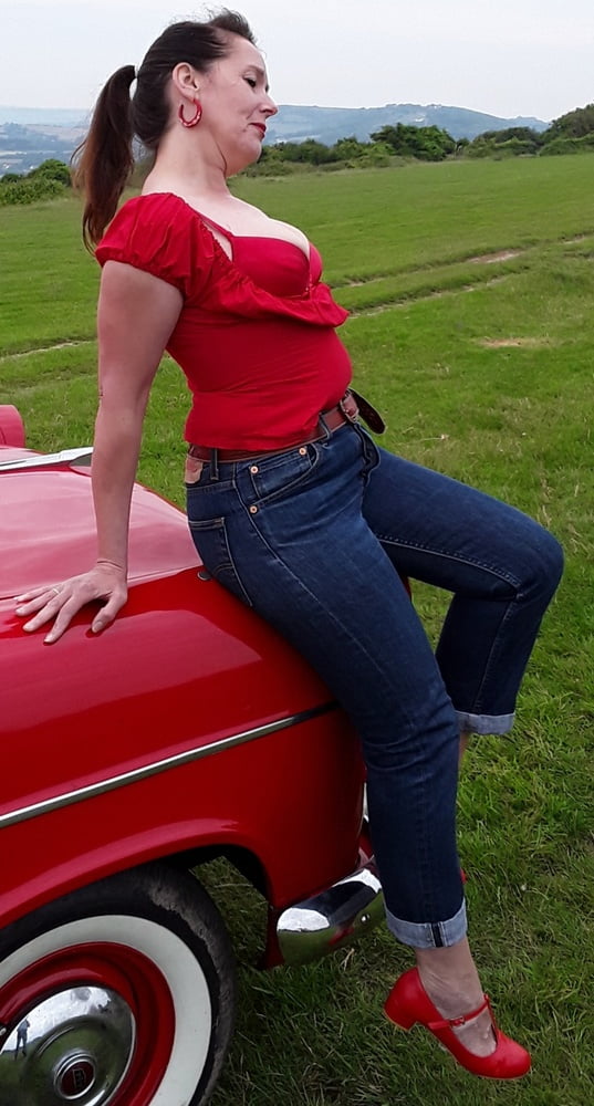 Die Frau in ihrer Levi's Sexiest Jeans.
 #97945711