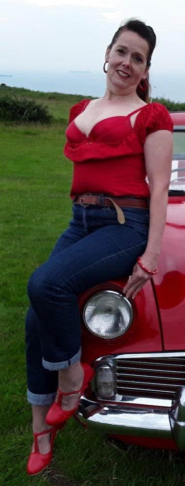 Die Frau in ihrer Levi's Sexiest Jeans.
 #97945844