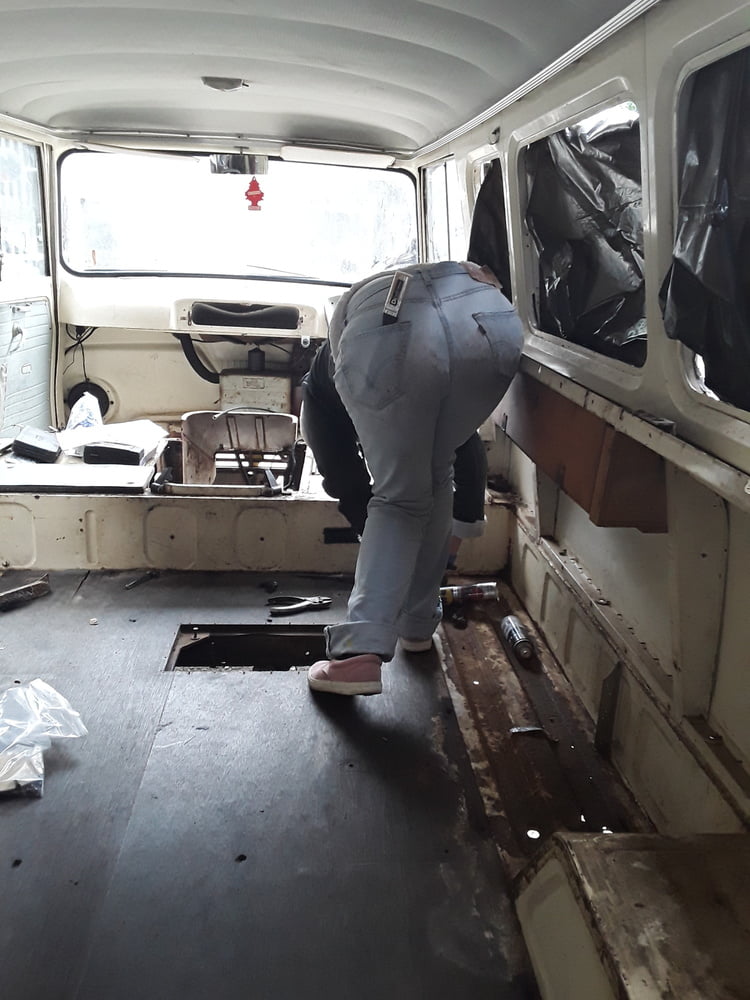 Die Frau in ihrer Levi's Sexiest Jeans.
 #97946199