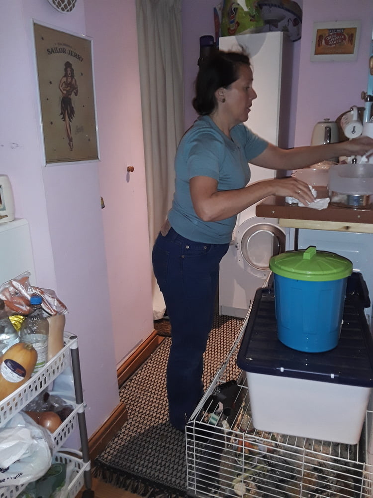 Die Frau in ihrer Levi's Sexiest Jeans.
 #97946310