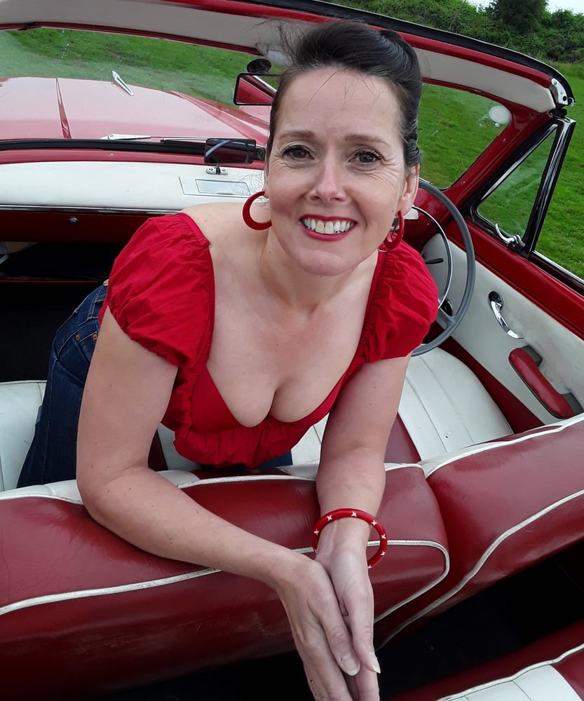 Die Frau in ihrer Levi's Sexiest Jeans.
 #97946443