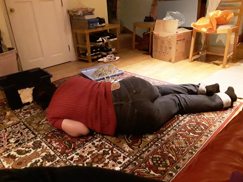 Die Frau in ihrer Levi's Sexiest Jeans.
 #97946892