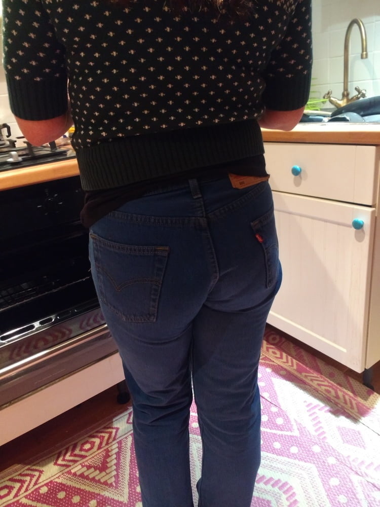 The mrs in her levi's sexiest jeans.
 #97947089