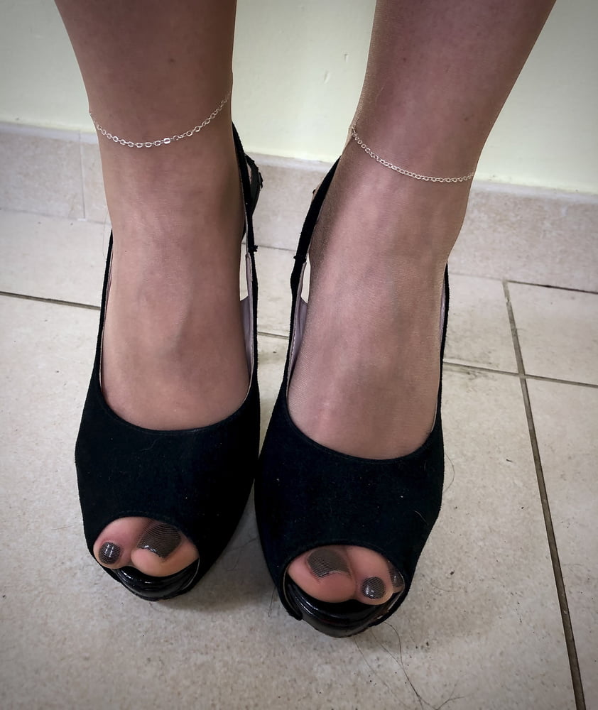 Giada Feet and Heels for a Night at The Club #107287882