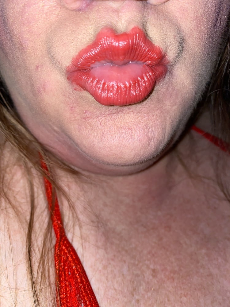 Femme bbw salope en lingerie rouge
 #106770480