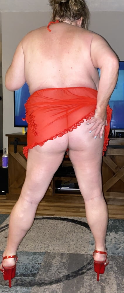 Femme bbw salope en lingerie rouge
 #106770490