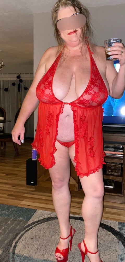Femme bbw salope en lingerie rouge
 #106770492