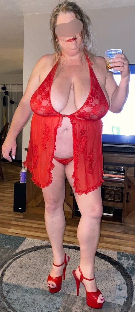 Femme bbw salope en lingerie rouge
 #106770501